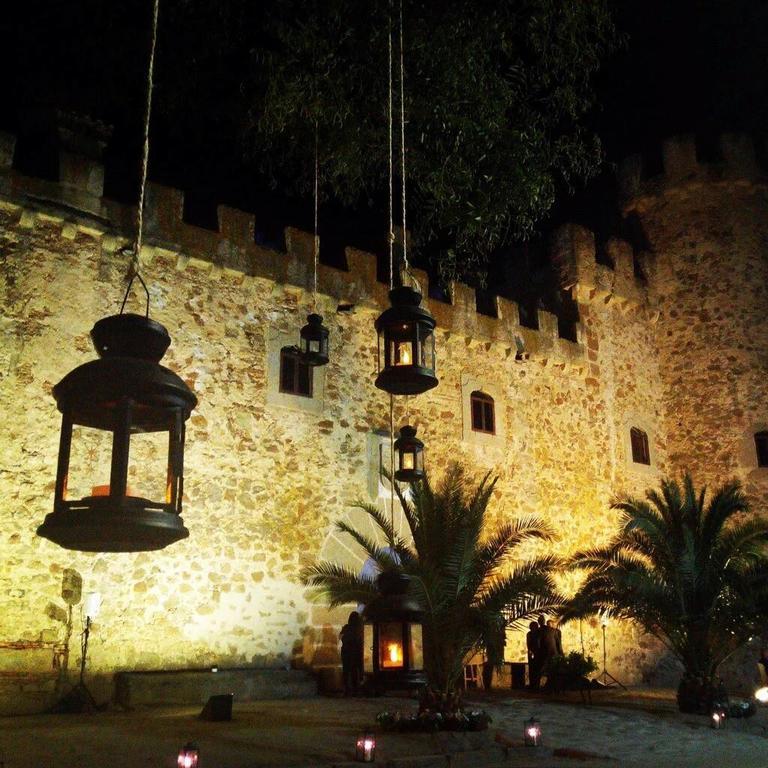 Casa Rural Castillo De Caces Eksteriør bilde