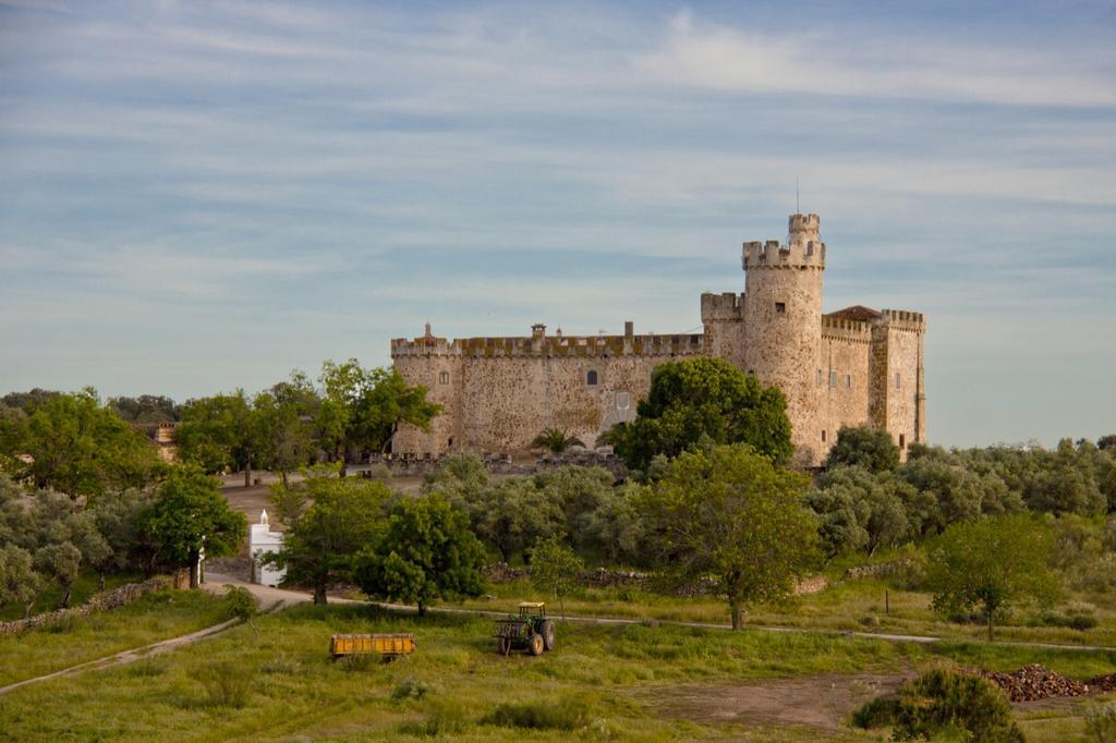 Casa Rural Castillo De Caces Eksteriør bilde